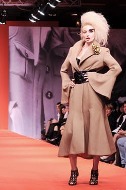 на показ: добрата – лошата