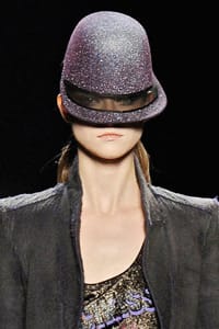 ШАПКАТА – ФУТУРИСТИЧНА ПРОВОКАЦИЯ ЗА НАЙ-СМЕЛИТЕ