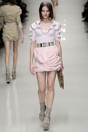 Деликатност в хипнотични цветове