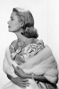 грейс кели оживява в изложба