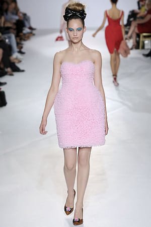 Деликатност в хипнотични цветове