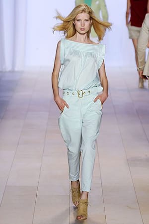 Деликатност в хипнотични цветове