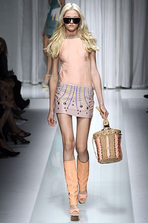 Деликатност в хипнотични цветове