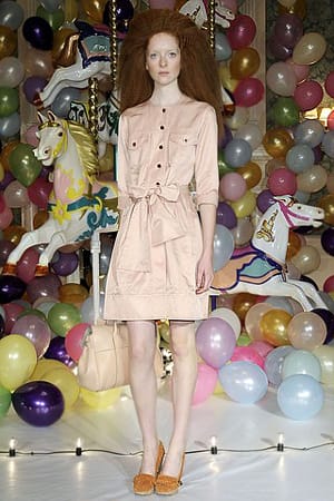 Деликатност в хипнотични цветове