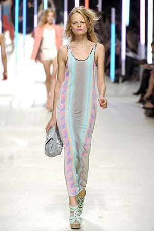 Деликатност в хипнотични цветове