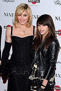 Мадона и дъщеря й в дизайнерски тандем