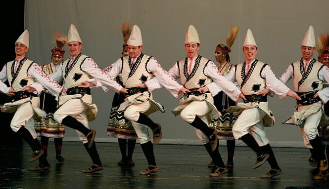 КОНКУРС ЗА МЛАДИ ДИЗАЙНЕРИ „РИЧМАРТ ИНОВЕЙШЪН”