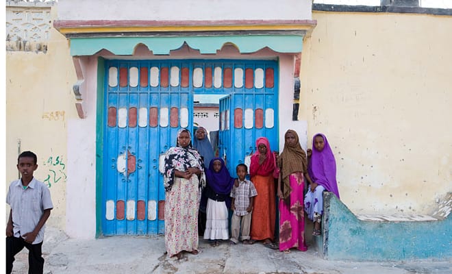 ФОТОИЗЛОЖБА НИ ПРЕНАСЯ В СВЕТА НА ПИРАТИТЕ