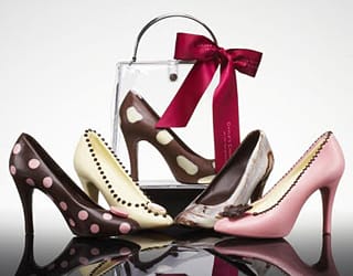 ОБЛЕЧЕТЕ СЕ В ... ШОКОЛАД