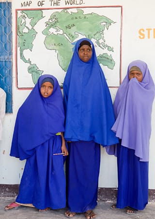 ФОТОИЗЛОЖБА НИ ПРЕНАСЯ В СВЕТА НА ПИРАТИТЕ