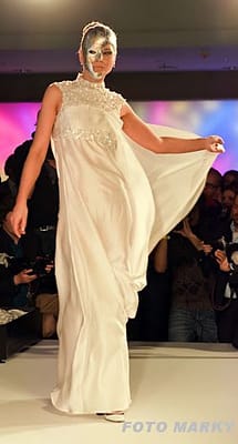 БИПОНЕ ПОКОРИХА АВСТРИЙСКАТА МОДНА СЦЕНА