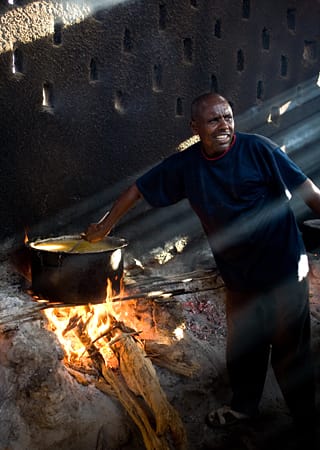ФОТОИЗЛОЖБА НИ ПРЕНАСЯ В СВЕТА НА ПИРАТИТЕ