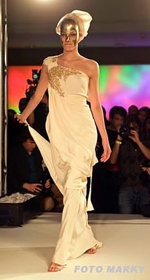 БИПОНЕ ПОКОРИХА АВСТРИЙСКАТА МОДНА СЦЕНА