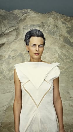 МЛАДИ ДИЗАЙНЕРИ СЪЗДАВАТ СЛЪНЧЕВА КОЛЕКЦИЯ