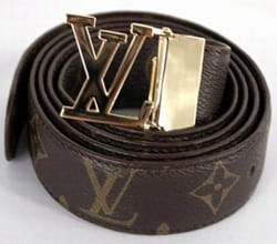 ВРЕМЕТО, ПРИСТЕГНАТО С КОЛАН