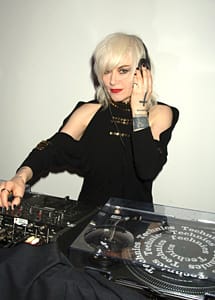 ДИЗАЙНЕРКАТА ПАМ ХОГ СЕ ВКЛЮЧИ В КУЛТУРНАТА ПРОГРАМА