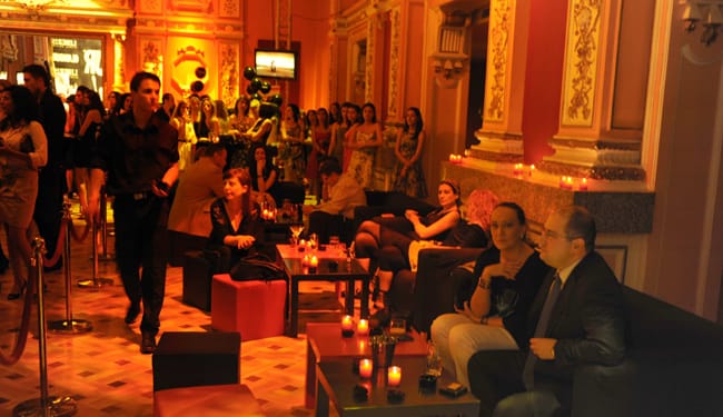 СПИСАНИЕ GLAMOUR ОТПРАЗНУВА 1 ГОДИНА НА БЪЛГАРСКИЯ ПАЗАР