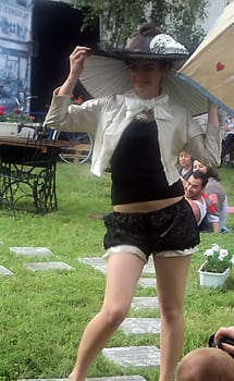 „ПАРИЖКИ ДНЕВНИЦИ”