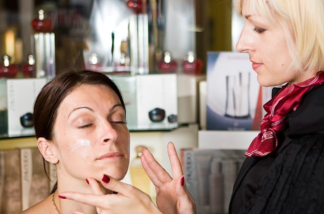 ВИКТОРИЯ СТЕФАН: „ФИЛОСОФИЯТА НА ГРИМА СЕ ИЗРАЗЯВА В ПЕРФЕКТНАТА ХАРМОНИЯ МЕЖДУ ДУШЕВНИЯ МИР И ОБЛИКА НА ЧОВЕКА”