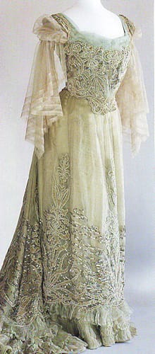 ЧАРЛЗ ФРЕДЕРИК УЪРТ: ПЪРВИЯТ ИМИДЖМЕЙКЪР В ИМПЕРИЯТА НА СТИЛА