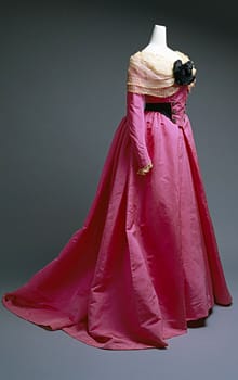 ЧАРЛЗ ФРЕДЕРИК УЪРТ: ПЪРВИЯТ ИМИДЖМЕЙКЪР В ИМПЕРИЯТА НА СТИЛА