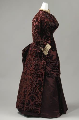 ЧАРЛЗ ФРЕДЕРИК УЪРТ: ПЪРВИЯТ ИМИДЖМЕЙКЪР В ИМПЕРИЯТА НА СТИЛА