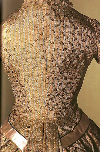 ЧАРЛЗ ФРЕДЕРИК УЪРТ: ПЪРВИЯТ ИМИДЖМЕЙКЪР В ИМПЕРИЯТА НА СТИЛА