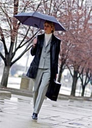 1.Ходенето на работа пеш е полезно.