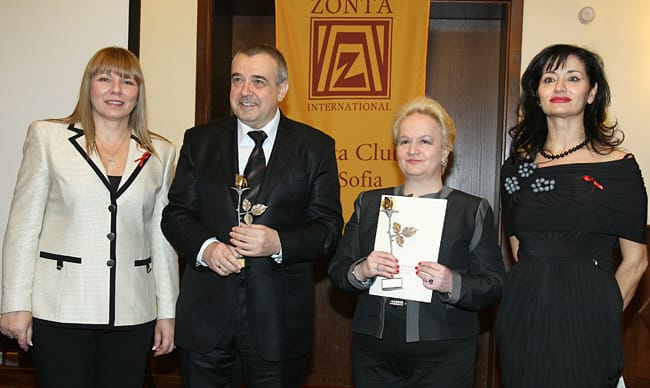 ЖЪЛТА РОЗА