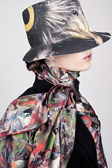 ШАЛЪТ – ИДЕАЛНИЯТ ЗАВЪРШЕК НА ВСЯКО ОБЛЕКЛО