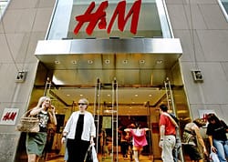 СПАД В ПРОДАЖБИТЕ НА ДРЕБНО