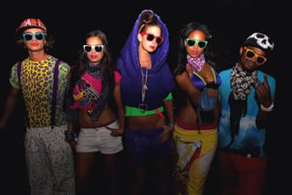 ЦВЕТНАТА ПРИКАЗКА – РЕЙВ