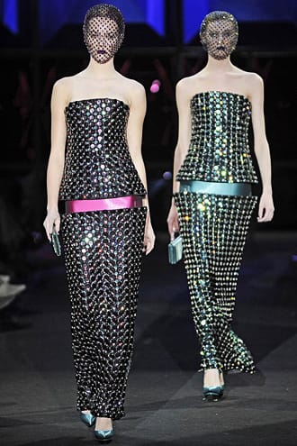 ГАЛАКТИЧEСКИТЕ МОДЕЛИ НА АРМАНИ