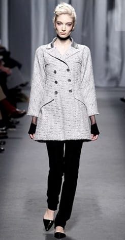 Карл Лагерфелд заедно с новите си модели