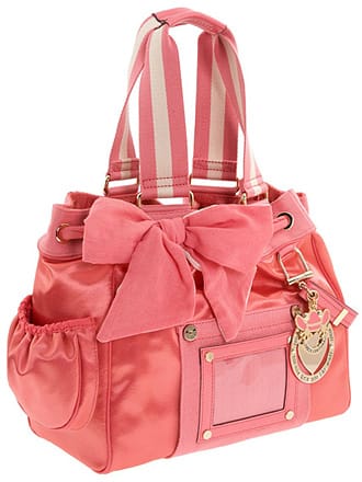 ВЕКОВЕТЕ, СЪБРАНИ В ЕДНА ДАМСКА ЧАНТА