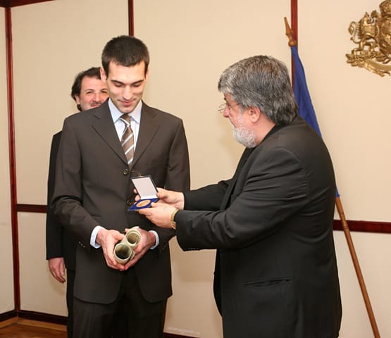 ПРЕСТИЖНА МЕЖДУНАРОДНА НАГРАДА ЗА СПАС КЬОСЕВ И БНТ ТАКСИ