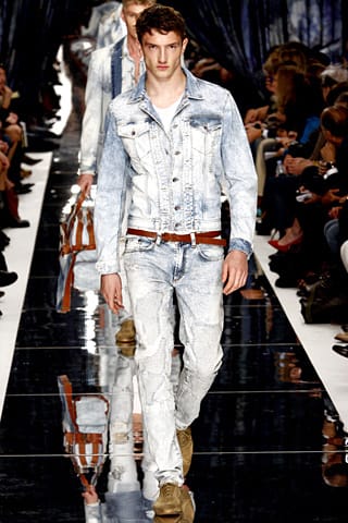 АНИМАЛИСТИЧНА ЕСТЕТИКА ОТ JUST CAVALLI ЗА СИЛНИЯ ПОЛ