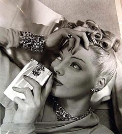 ЗАГАДЪЧНАТА ВСЕЛЕНА НА ЛЕГЕНДАРНИЯ ФОТОГРАФ ХОРСТ П. ХОРСТ