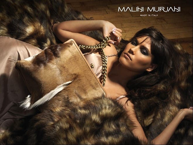 СЮЖЕТНИ ЛИНИИ, ПРИКАЗКИ И СВЕТЛИНА ВЪВ ФОТОГРАФИЯТА НА МЕЧТАТЕЛКАТА УИДЖИТА РАЯ МУЛИАДИ