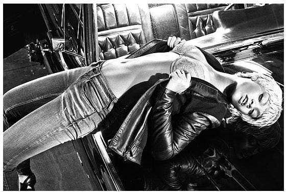 Риана стана лице на Армани