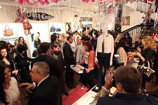 ВИП КОКТЕЙЛ-ПАРТИ В БУТИКА НА JUICY COUTURE,