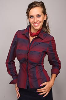 Коралия – ефектно облекло за деловата бизнес дама