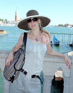 ДИЗАЙНЕРКАТА РОСИЦА РАНГЕЛОВА: ОБЛЕКЛОТО Е НАЙ-ДОСТЪПНИЯТ НАЧИН ЗА ВЪЗПИТАНИЕ В ЕСТЕТИКА