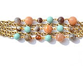 РАЗНООБРАЗЕТЕ ЧЕРНИЯ ТОАЛЕТ С ПОДХОДЯЩИ БИЖУТА