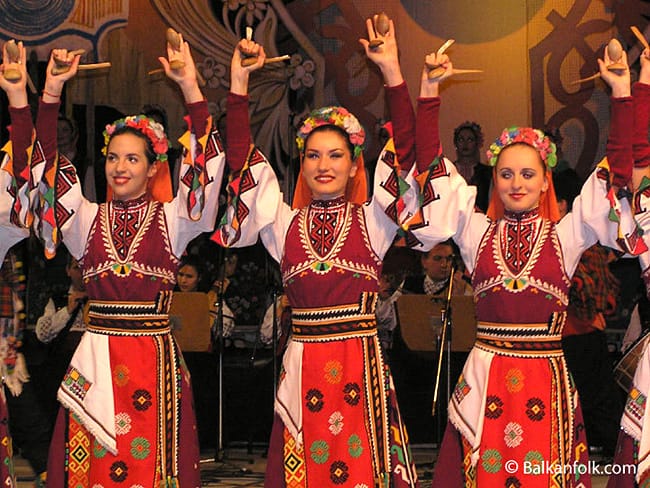 НАЗАД КЪМ ТРАДИЦИИТЕ И ИЗЯЩЕСТВОТО НА ШЕВИЦАТА