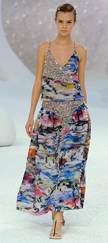 В ПЛЕН НА ЖЕНСТВЕНОСТТА С КОЛЕКЦИИТЕ НА БЛУМАРИН И ШАНЕЛ 