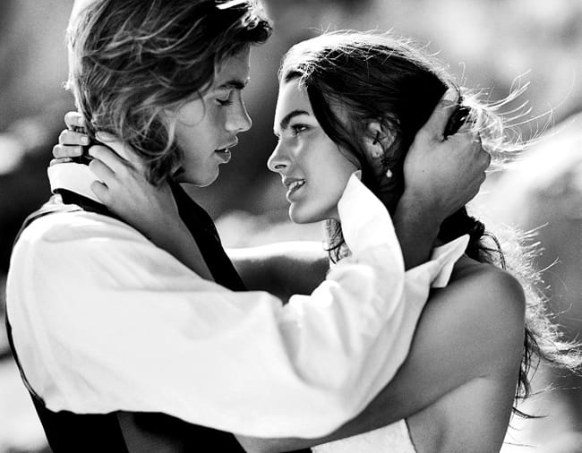 ЧЕРНО-БЕЛИЯТ СВЯТ НА БРУС УЕБЪР