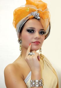 САНТИ ДИ МАРИ ДЕМОНСТРИРА МОДЕРЕН АРАБСКИ ГРИМ