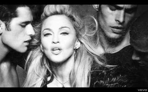 скандалният успех на поп кралицата Мадона