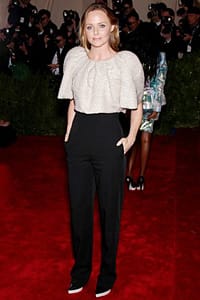 ТАНДЕМЪТ СТЕЛА МАККАРТНИ – АДИДАС С ПЪРВИ МАГАЗИН